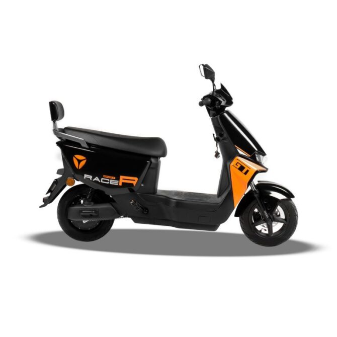 Yadea GT30 Electric Scooter E-bike - Image 2