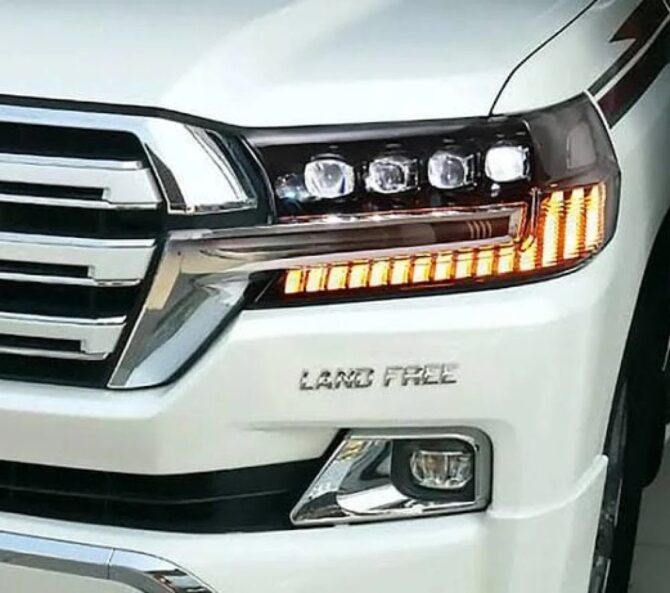 Toyota Land Cruiser V8 FJ200 Headlamps  4EYE Style 2016-2020